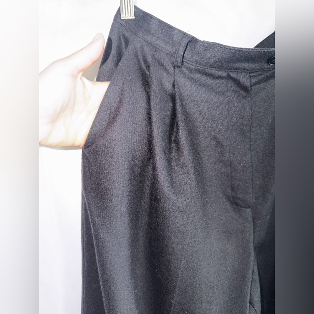 Lauren Ralph Lauren black pleated trousers, made from 100% wool, size 10. - Picture 5 of 8